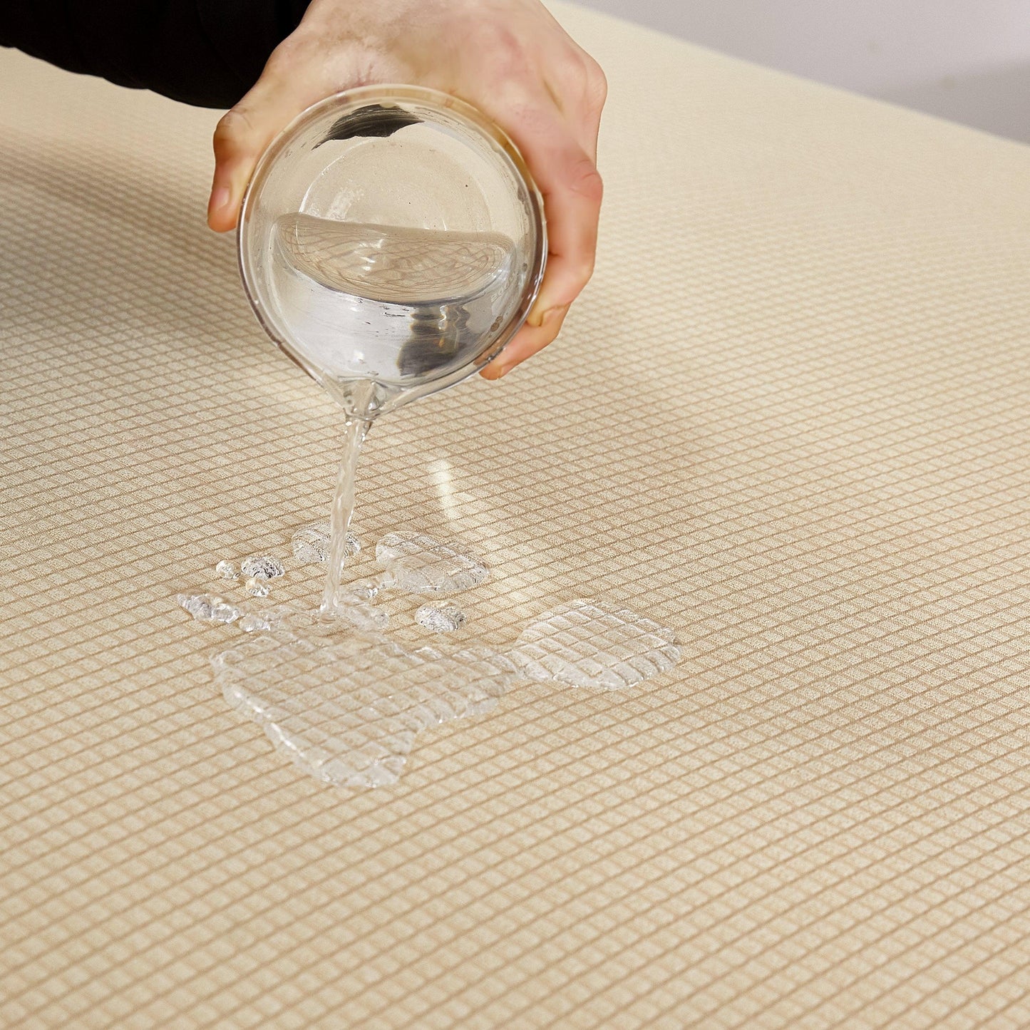 Tea White Water-Repellent Sofa Cover